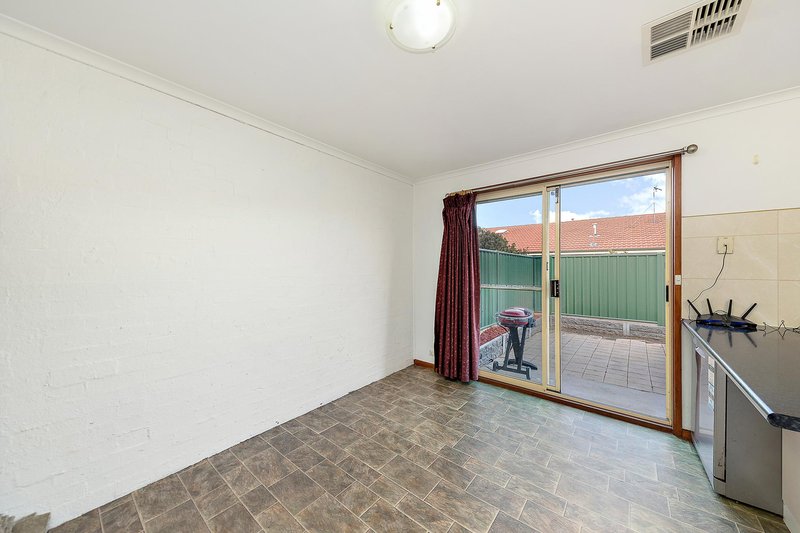 Photo - 25/9 Blackett Crescent, Greenway ACT 2900 - Image 4