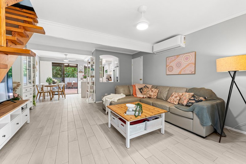 Photo - 2/59 Nursery Avenue, Runcorn QLD 4113 - Image 2