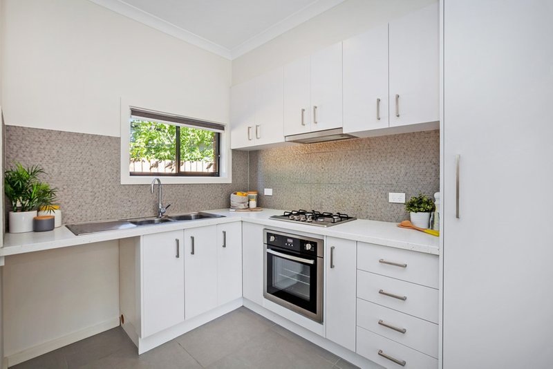 Photo - 2/59 Pickett Street, Reservoir VIC 3073 - Image 3