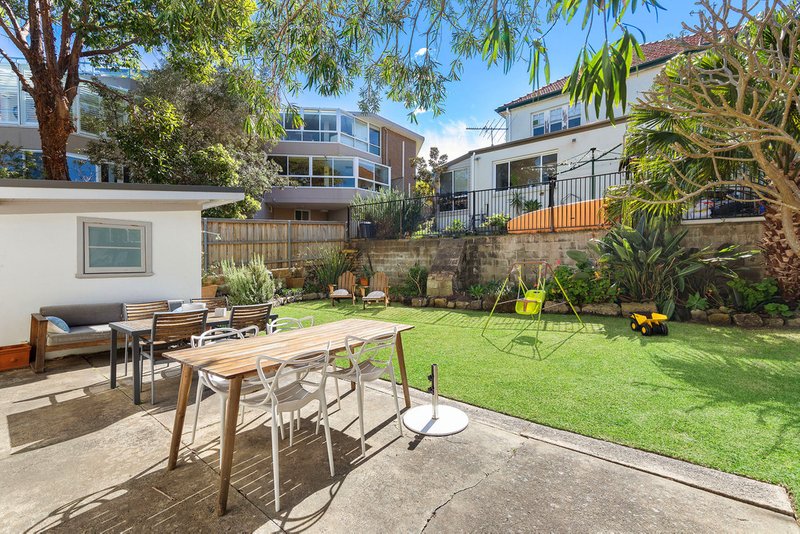 Photo - 2/59 Queenscliff Road, Queenscliff NSW 2096 - Image 4