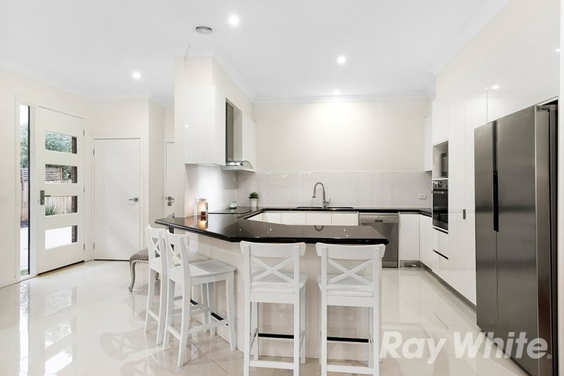 Photo - 2/59 Sweyn Street, Balwyn North VIC 3104 - Image 2