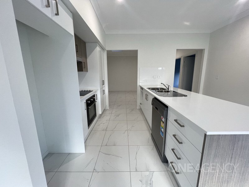 Photo - 25a Bonneville Boulevard, Goulburn NSW 2580 - Image 2