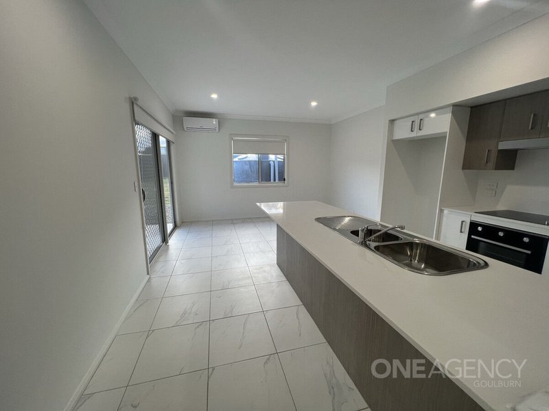 Photo - 25a Bonneville Boulevard, Goulburn NSW 2580 - Image 4