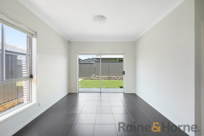 Photo - 25a Golden Wattle Ave , Gregory Hills NSW 2557 - Image 5