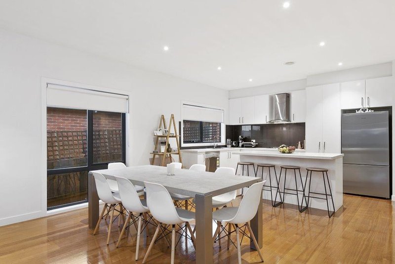 Photo - 25A Inverness Street, Endeavour Hills VIC 3802 - Image 4