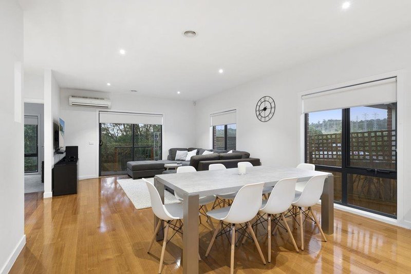 Photo - 25A Inverness Street, Endeavour Hills VIC 3802 - Image 5
