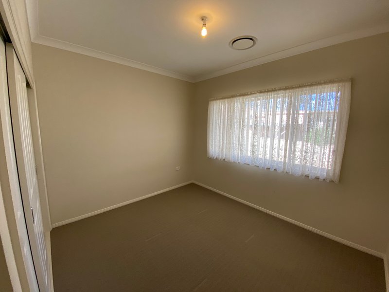 Photo - 2/5A Kookaburra Street, Parkes NSW 2870 - Image 6