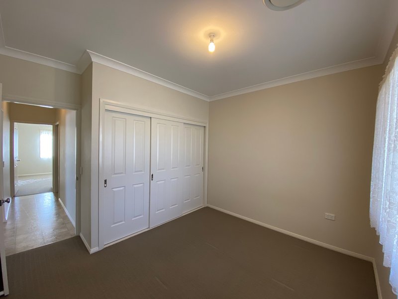 Photo - 2/5A Kookaburra Street, Parkes NSW 2870 - Image 9