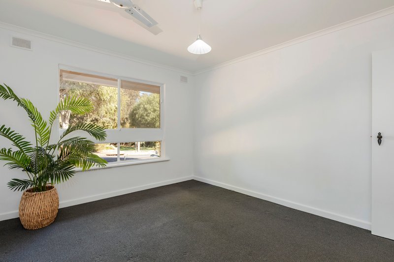 Photo - 2/5a Riverside Drive, Bedford Park SA 5042 - Image 9