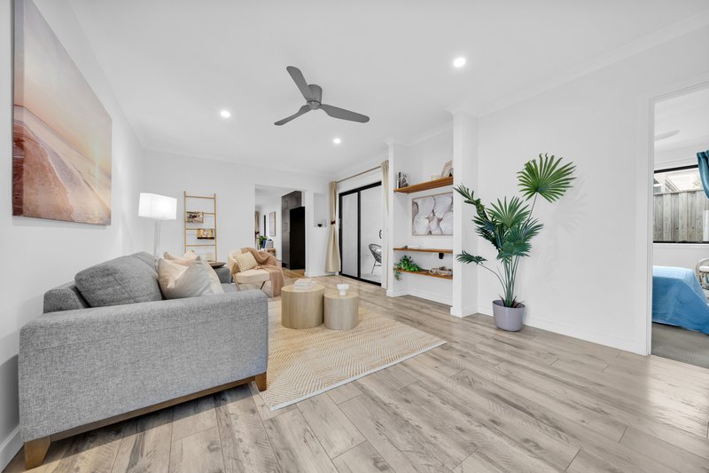 Photo - 2/5A Scarlett Avenue, Carrum Downs VIC 3201 - Image 3