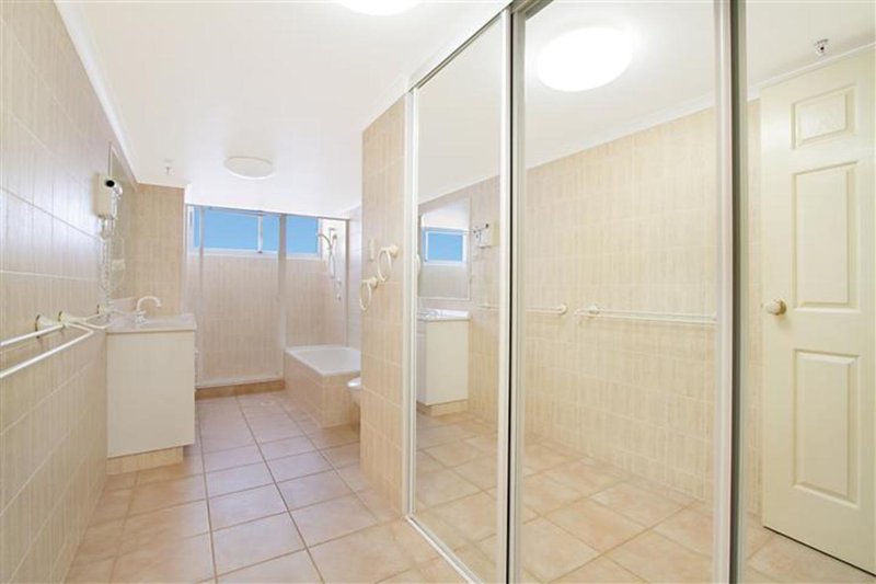 Photo - 25A/5 Clifford Street, Surfers Paradise QLD 4217 - Image 8