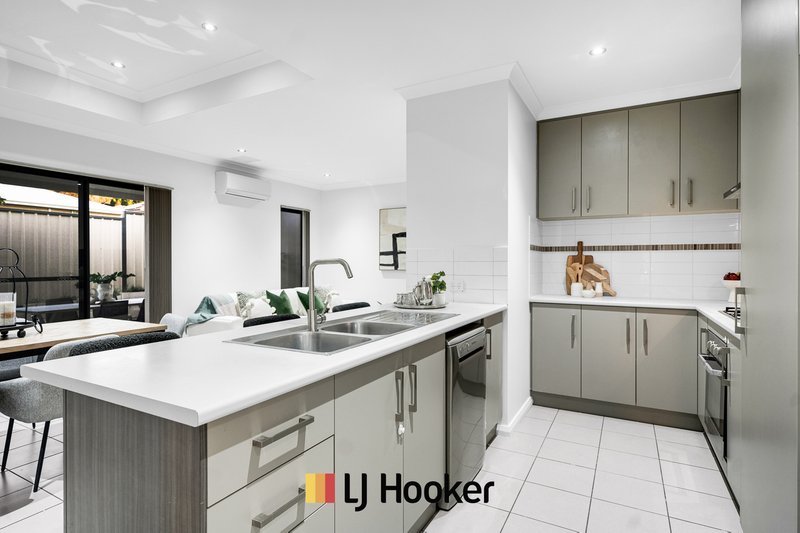 Photo - 25B Newhaven Way, Nollamara WA 6061 - Image 2