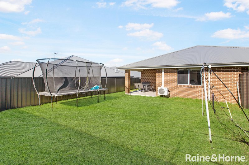 Photo - 26 & 26A Birch Grove, Aberglasslyn NSW 2320 - Image 10