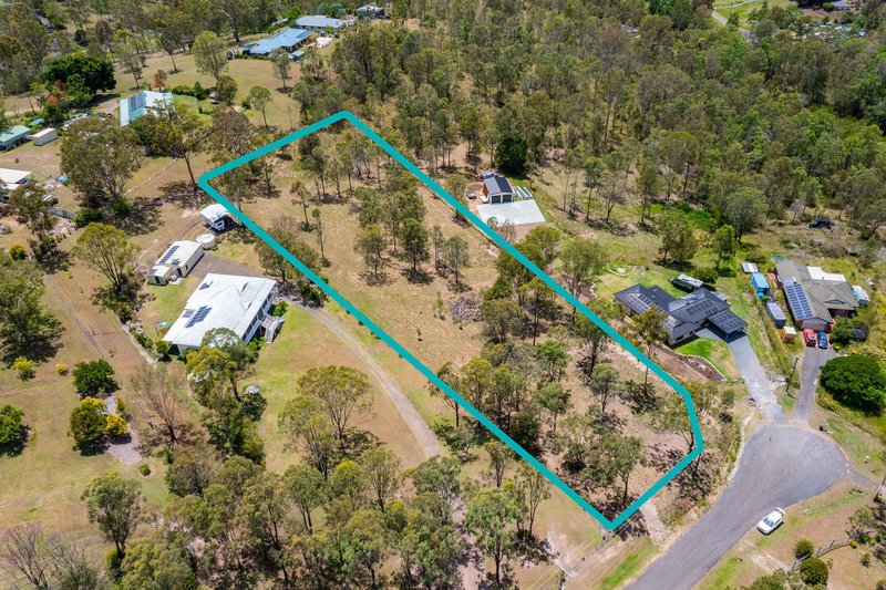 Photo - 26-28 Barker Place, Kooralbyn QLD 4285 - Image 2