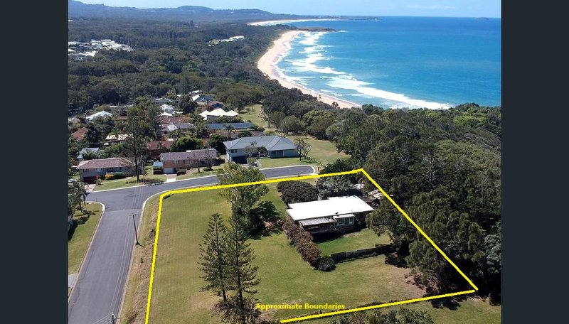 Photo - 26 - 28 Headland Road, Sapphire Beach NSW 2450 - Image 3