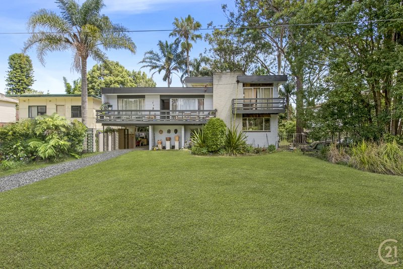 Photo - 26-28 Winani Road, Erina NSW 2250 - Image 2