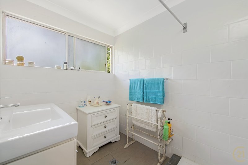 Photo - 26-28 Winani Road, Erina NSW 2250 - Image 9