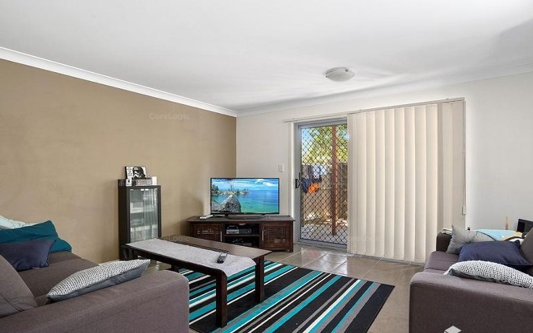 Photo - 2/6-32 University Drive, Meadowbrook QLD 4131 - Image 3