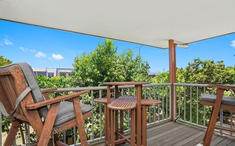 Photo - 2/6-32 University Drive, Meadowbrook QLD 4131 - Image 9