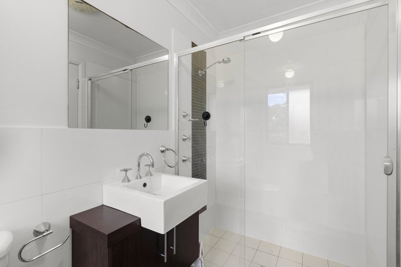 Photo - 2/6-7 Hayden Close, Watanobbi NSW 2259 - Image 9