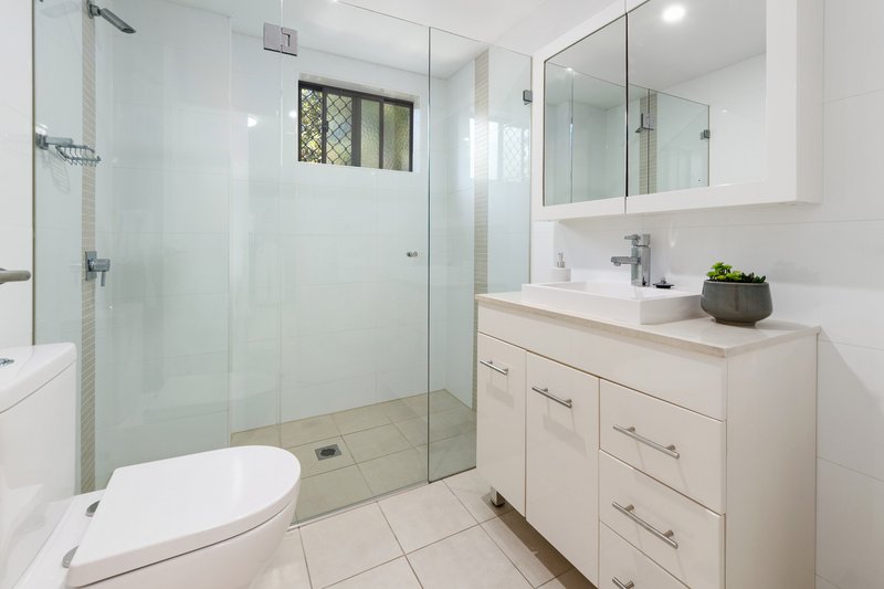 Photo - 2/6-8 Banksia Road, Caringbah NSW 2229 - Image 7