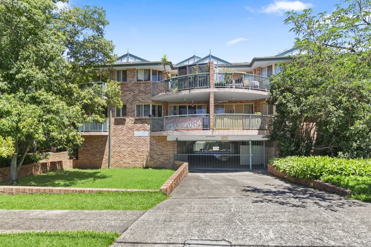 2/6-8 Birmingham Street, Merrylands NSW 2160