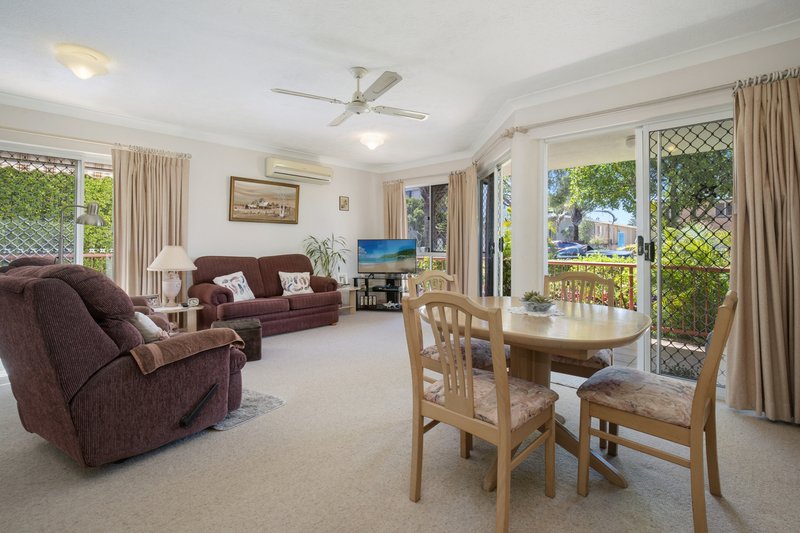 Photo - 2/6-8 Petrel Avenue, Mermaid Beach QLD 4218 - Image 3