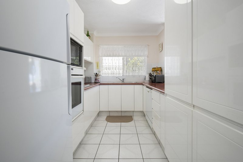 Photo - 2/6-8 Petrel Avenue, Mermaid Beach QLD 4218 - Image 7