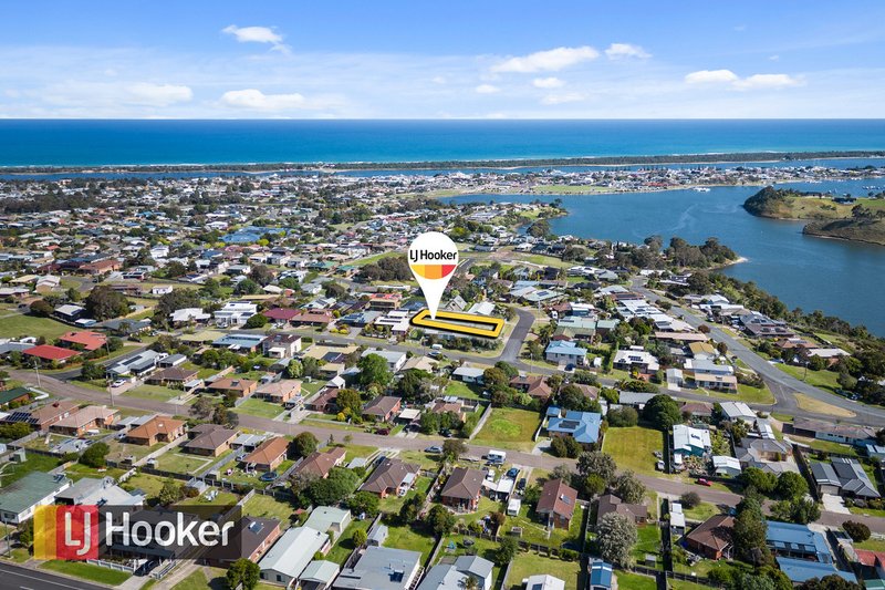 Photo - 26 Abalone Avenue, Lakes Entrance VIC 3909 - Image 4