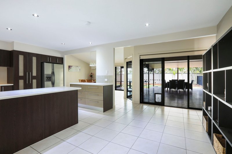 Photo - 26 Aberdeen Court, Highland Park QLD 4211 - Image 11