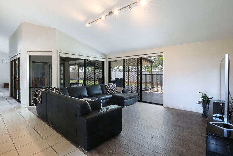 Photo - 26 Aberdeen Court, Highland Park QLD 4211 - Image 12