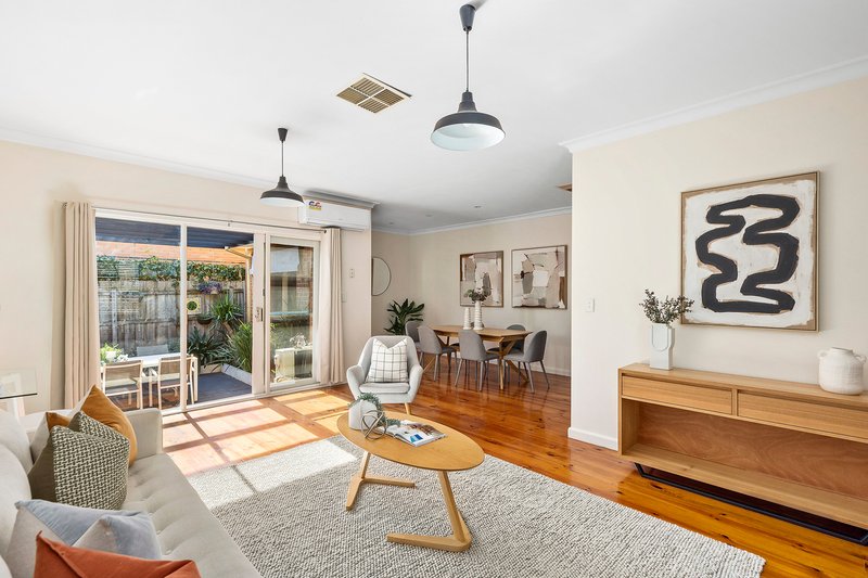 Photo - 2/6 Alpine Grove, Pascoe Vale VIC 3044 - Image 2