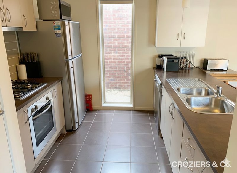 Photo - 26 Amarath Circuit, Epping VIC 3076 - Image 6