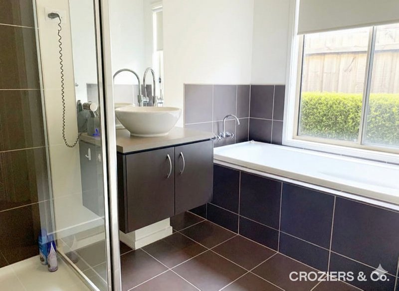 Photo - 26 Amarath Circuit, Epping VIC 3076 - Image 7