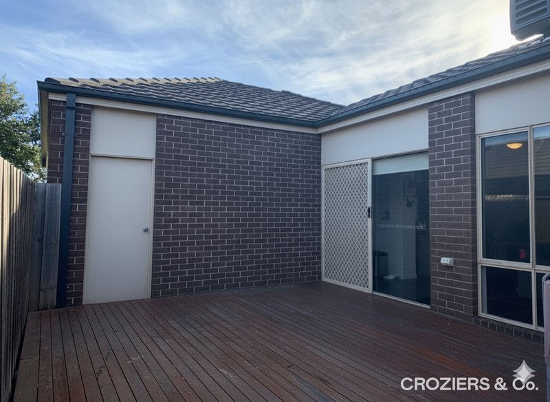 Photo - 26 Amarath Circuit, Epping VIC 3076 - Image 9