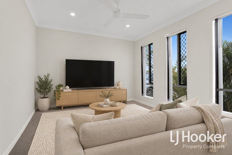 Photo - 26 Arcadia Circuit, Yarrabilba QLD 4207 - Image 5