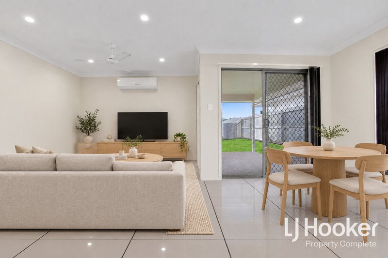 Photo - 26 Arcadia Circuit, Yarrabilba QLD 4207 - Image 6