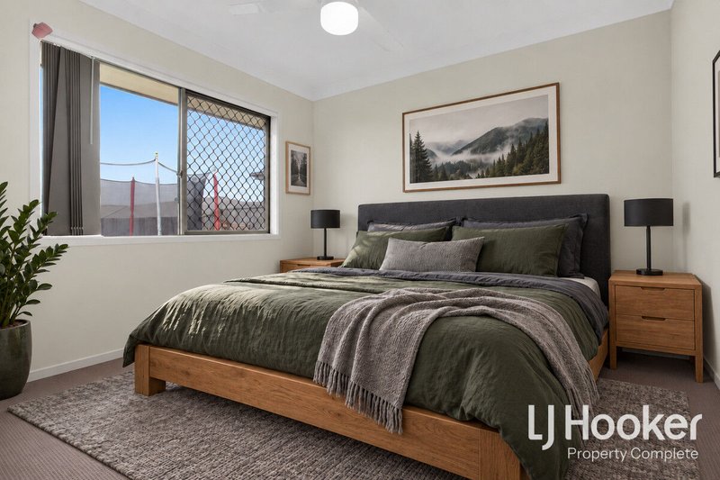 Photo - 26 Arcadia Circuit, Yarrabilba QLD 4207 - Image 9