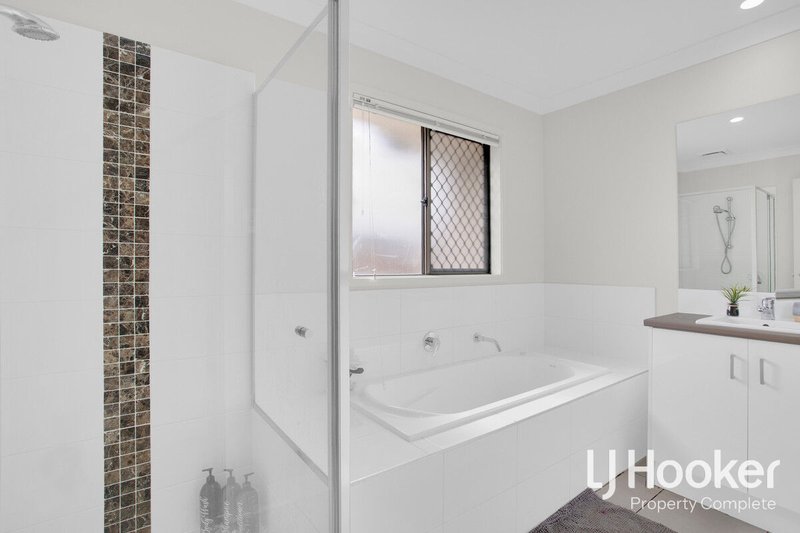Photo - 26 Arcadia Circuit, Yarrabilba QLD 4207 - Image 10