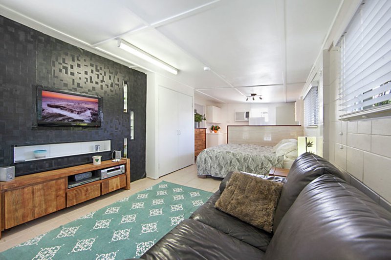 Photo - 26 Archer Street, South Townsville QLD 4810 - Image 9