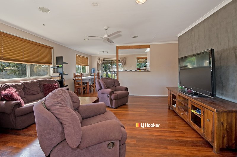 Photo - 26 Arrakune Crescent, Kallangur QLD 4503 - Image 2