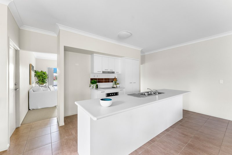 Photo - 26 Astley Parade, North Lakes QLD 4509 - Image 3