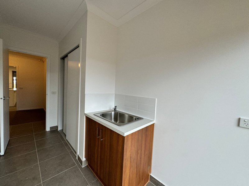 Photo - 26 Auburn Crescent, Bacchus Marsh VIC 3340 - Image 12