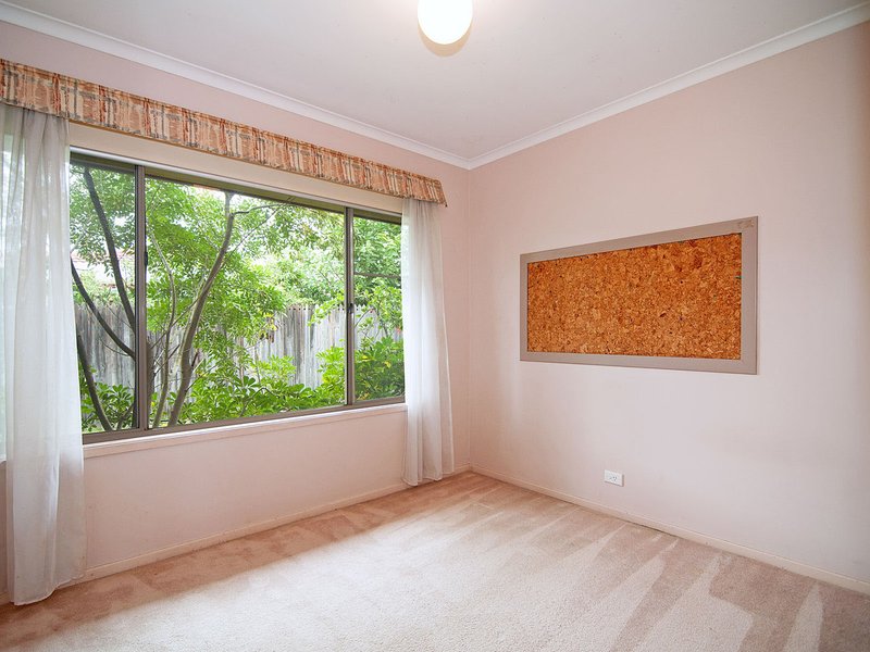 Photo - 26 Avondale Road, Sinnamon Park QLD 4073 - Image 16