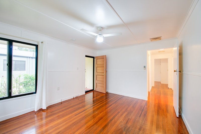 Photo - 26 Baillieston Street, Leichhardt QLD 4305 - Image 4