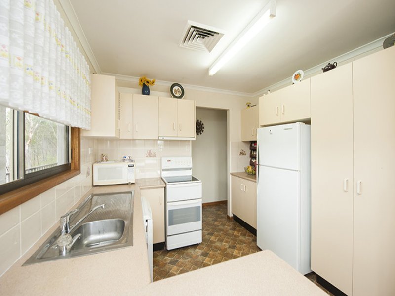 Photo - 26 Barramundi Street, Toolooa QLD 4680 - Image 4