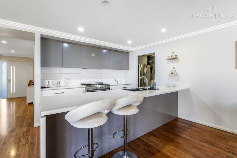 Photo - 26 Barton Avenue, Lloyd NSW 2650 - Image 2