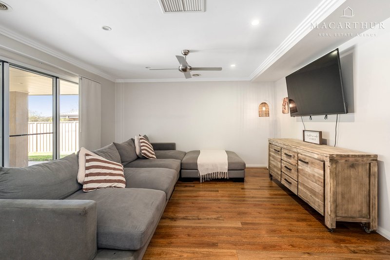 Photo - 26 Barton Avenue, Lloyd NSW 2650 - Image 3
