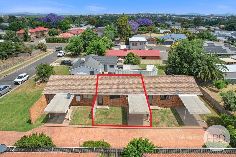 Photo - 2/6 Barton Lane, Tamworth NSW 2340 - Image 2