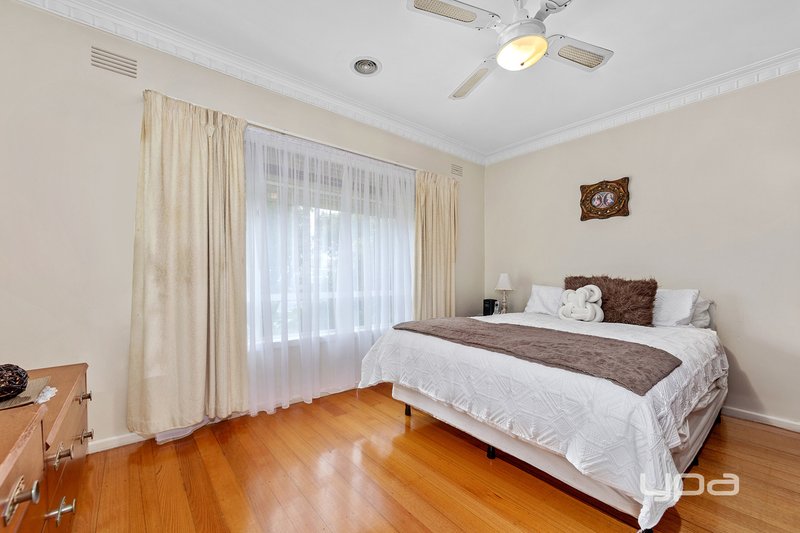 Photo - 26 Barwon Avenue, Sunshine North VIC 3020 - Image 7